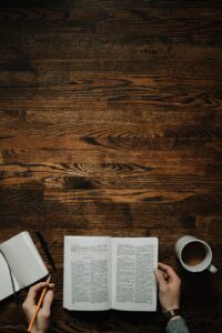 andrik-langfield-1-YQiOijio8-unsplash